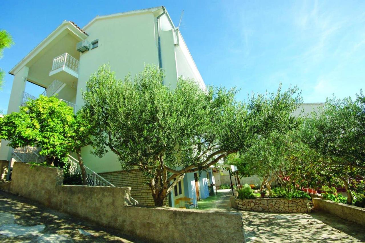 Charming Apartment In Tisno With 2 Bedrooms And Air Conditioning Exterior photo